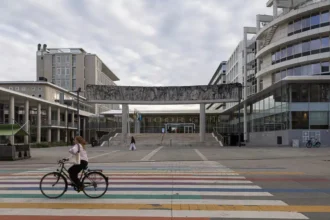 5 personnes blessées dans une collision entre un bus et un tram à Gand Zuid