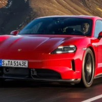 Un tiers des Porsche vendues en Europe l'an dernier étaient électriques