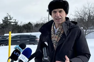 Débordements d’eaux usées à Saint-Nicolas : « Je n’ai pas la donnée », admet Blaney