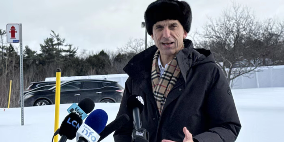 Débordements d’eaux usées à Saint-Nicolas : « Je n’ai pas la donnée », admet Blaney