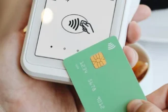 Des arnaqueurs utilisant une fausse carte de crédit arrêtés à Bruxelles