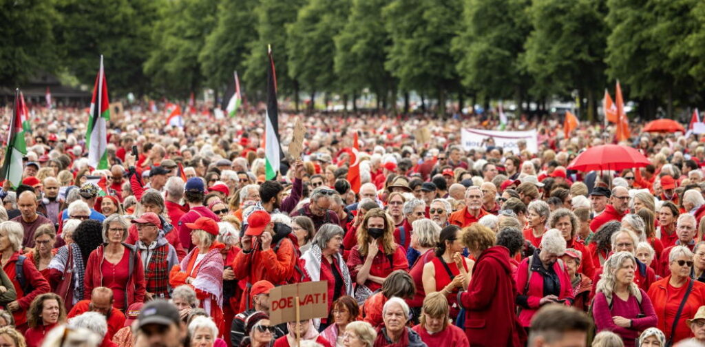 Des dizaines de milliers manifestent à Bruxelles pour exiger un cessez-le-feu à Gaza
