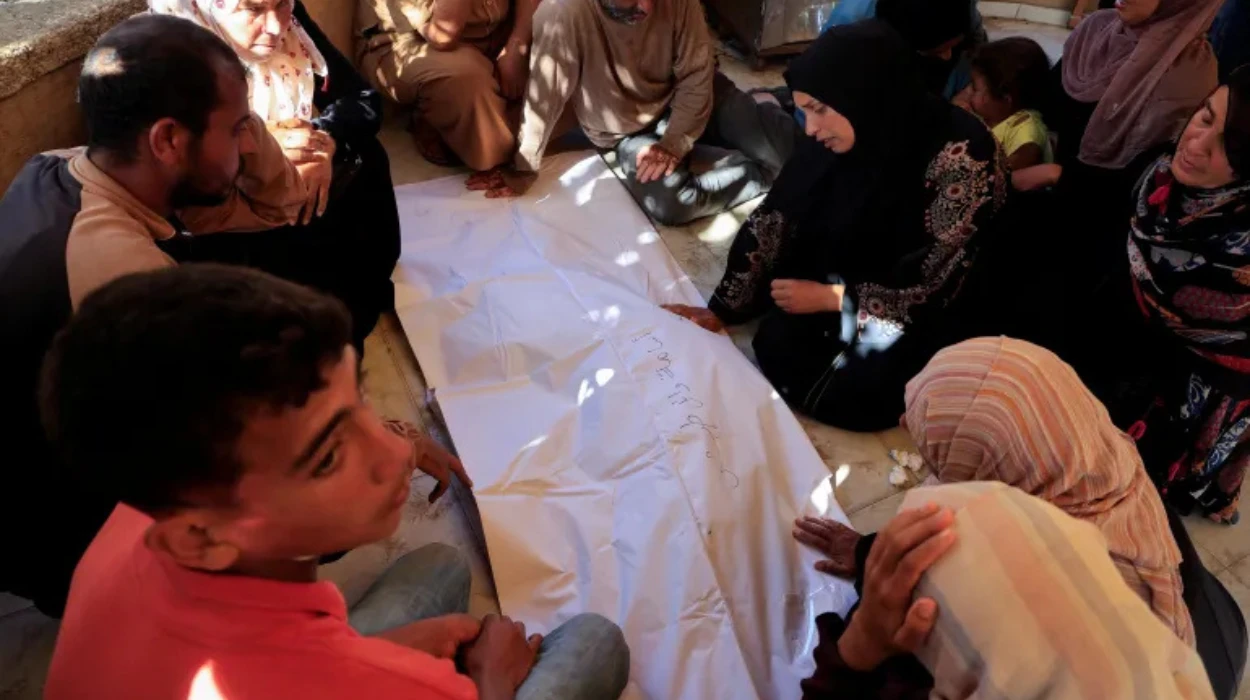 Des frappes israéliennes tuent 23 personnes à Gaza, dont un journaliste