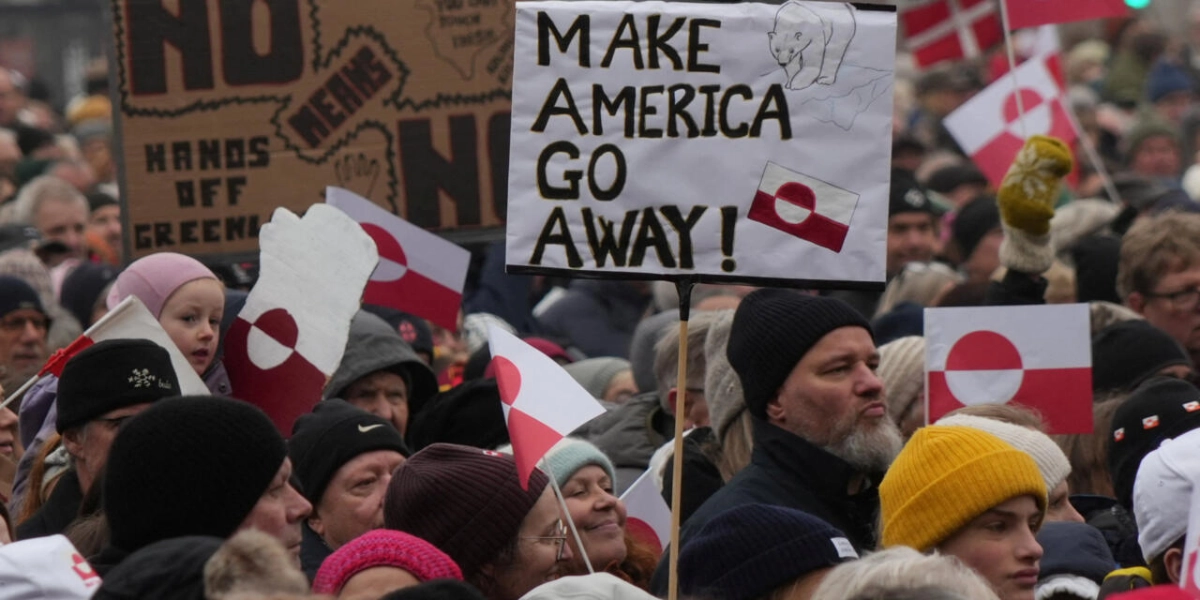 EN DIRECT, Groenland : à Copenhague et à Nuuk, des milliers de manifestants affichent leur soutien