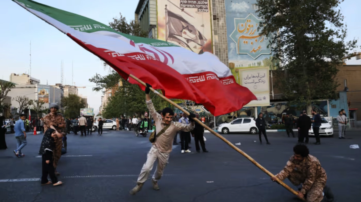 EN DIRECT - Révolte en Iran : Téhéran se dit capable de "riposter" à une éventuelle attaque américaine
