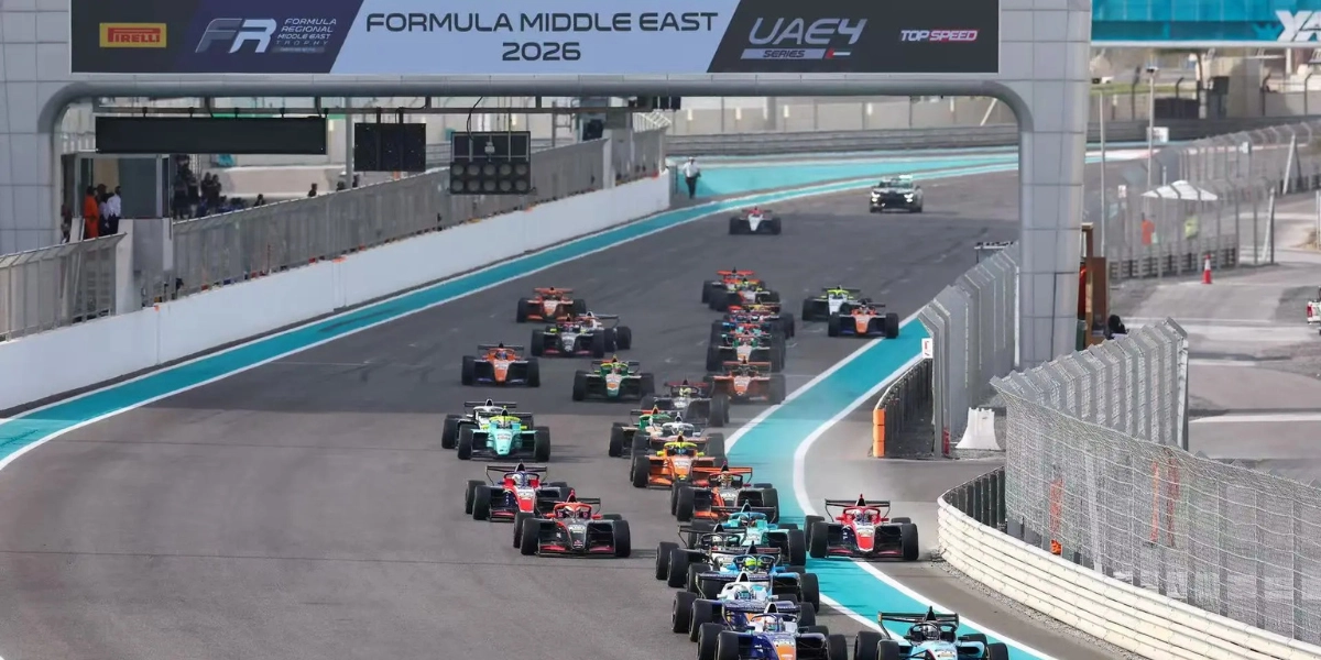 FRMET - Abou Dhabi : Ninovic l'emporte sur piste humide, belle remontée de Roussel dans le peloton