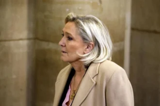 EN DIRECT - Procès en appel de Marine Le Pen : "Le Parlement européen n'a pas joué son rôle d'alerte tel qu'il aurait dû le jouer"
