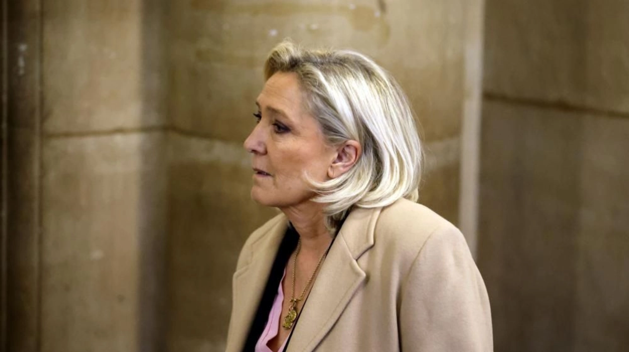 EN DIRECT - Procès en appel de Marine Le Pen : "Le Parlement européen n'a pas joué son rôle d'alerte tel qu'il aurait dû le jouer"