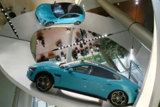 La responsable européenne du climat appelle à une « concurrence équitable » avec la Chine sur l’énergie verte