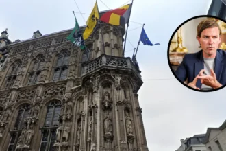 Le bourgmestre De Clercq en congé maladie alors que Gand prépare 120 millions d’euros de coupes budgétaires et 350 suppressions de postes