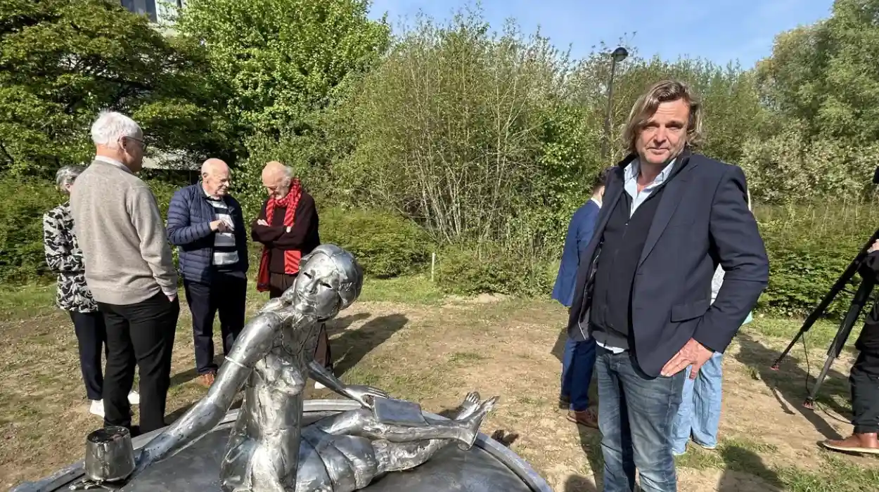 Le campus de KU Leuven à Courtrai fête ses 60 ans avec la statue Lukka