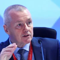 Le chef de l'IATA exhorte l’UE à revoir ses objectifs sur les carburants verts pour l’aviation