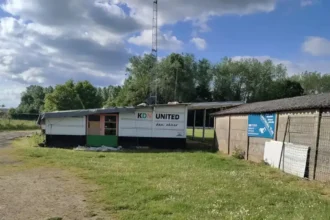 Le parc sportif de Kortrijk-Dutsel à Holsbeek à l’arrêt KDN United freine face aux coûts