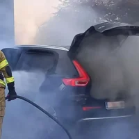 Le système Cobra utilisé à Denderbelle pour éteindre un incendie de voiture hybride