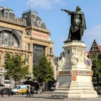 Les Fêtes de Gand ajoutent une première plateforme pour fauteuils roulants sur la Korenmarkt