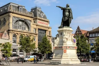 Les Fêtes de Gand ajoutent une première plateforme pour fauteuils roulants sur la Korenmarkt