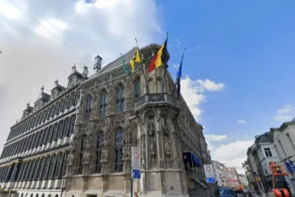 Les syndicats de Gand protestent contre 416 suppressions de postes et menacent de faire grève pendant les Fêtes