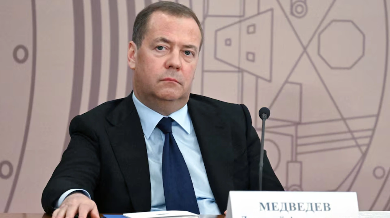 L'ex-président russe Medvedev menace de frappes préventives contre l’Occident à propos de la guerre en Ukraine