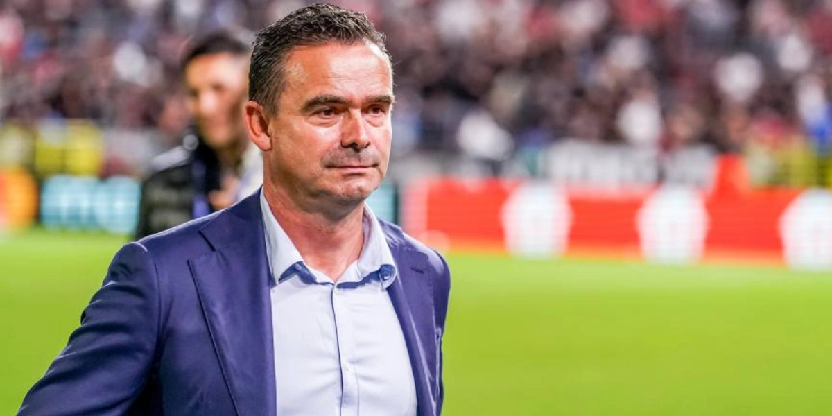 Marc Overmars doit cet été réaliser un miracle pour le club d'Anvers : la marge sera faible