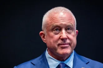 « Nous n’avons aucune leçon à tirer de l’Amérique » : Bill White, ambassadeur américain à Bruxelles, convoqué par le ministre des Affaires étrangères, Maxime Prévot