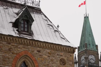 Ottawa rapporte avoir perdu 20M$ en médicaments pour une porte de congélateur ouverte