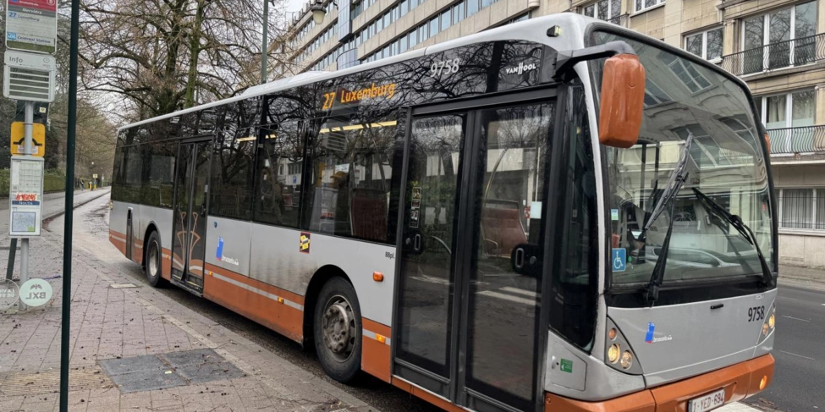 Suppression de la ligne 27 sans consultation des usagers de Woluwe-Saint-Lambert : « C’est un itinéraire vers la place du Luxembourg qui disparaît »