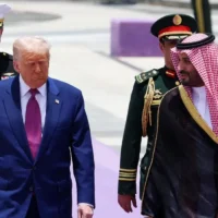 Trump entame sa tournée au Moyen-Orient par une visite en Arabie saoudite