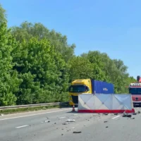 Un conducteur décède dans une collision avec un camion sur l’E403 à Wevelgem