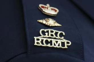 Une jeune personne est accusée d’avoir participé à des activités terroristes au N.-B.