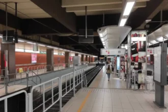 Une personne retrouvée morte dans les volets métalliques d'une station de métro à Bruxelles