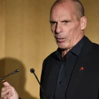 Varoufakis avertit que l'Europe est la grande perdante de la guerre commerciale