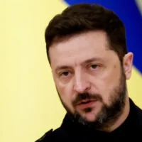 Zelensky appelle à de nouvelles sanctions après une attaque record de la Russie